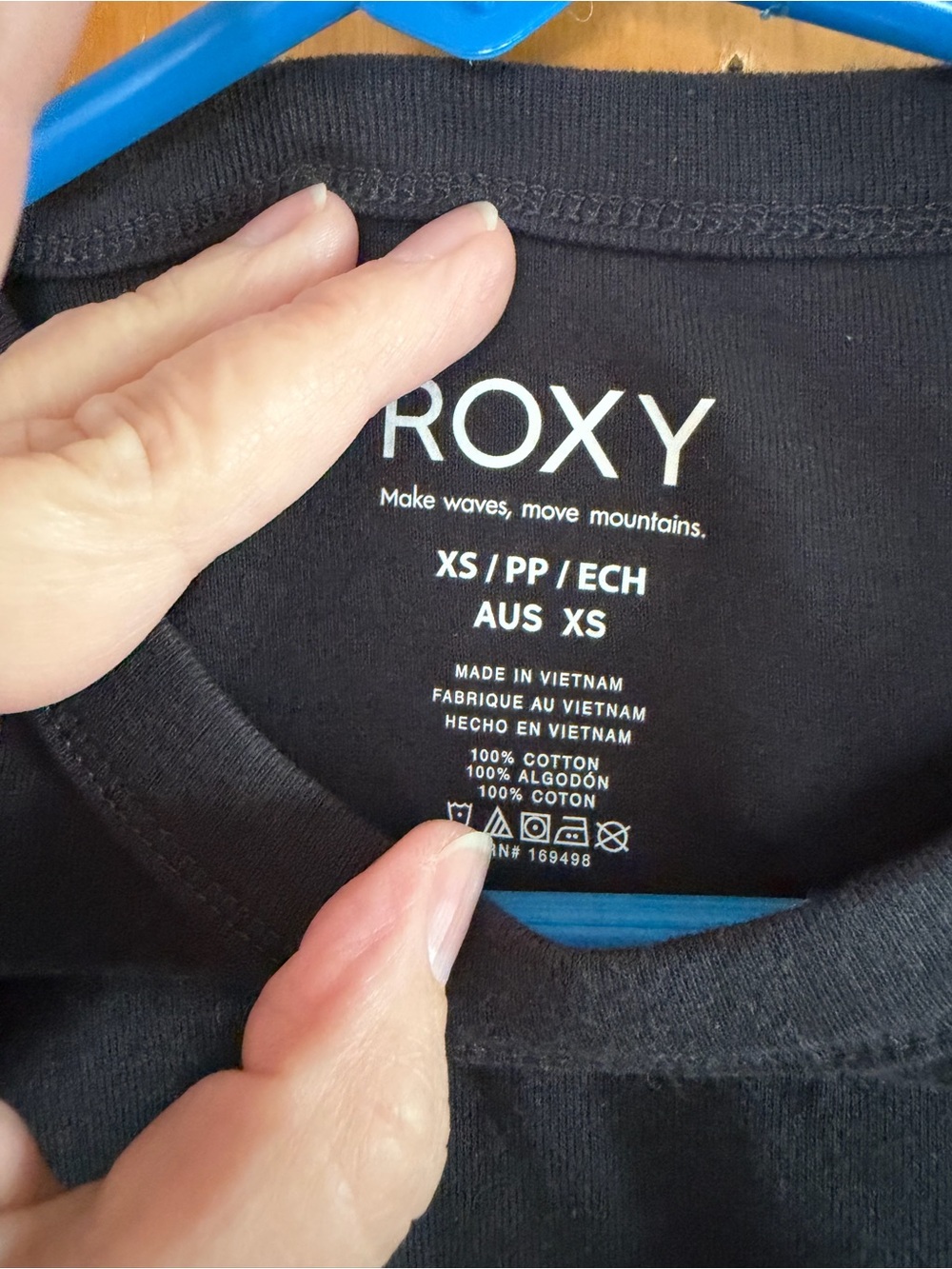Roxy Black Short Sleeve Tee with Center Logo - Picture 3 of 3
